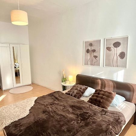 Apartment Caroline - Old Town, Ac Братислава Экстерьер фото