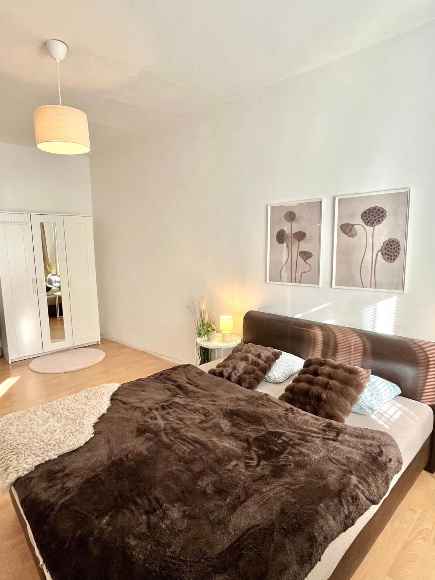 Apartment Caroline - Old Town, Ac Братислава Экстерьер фото