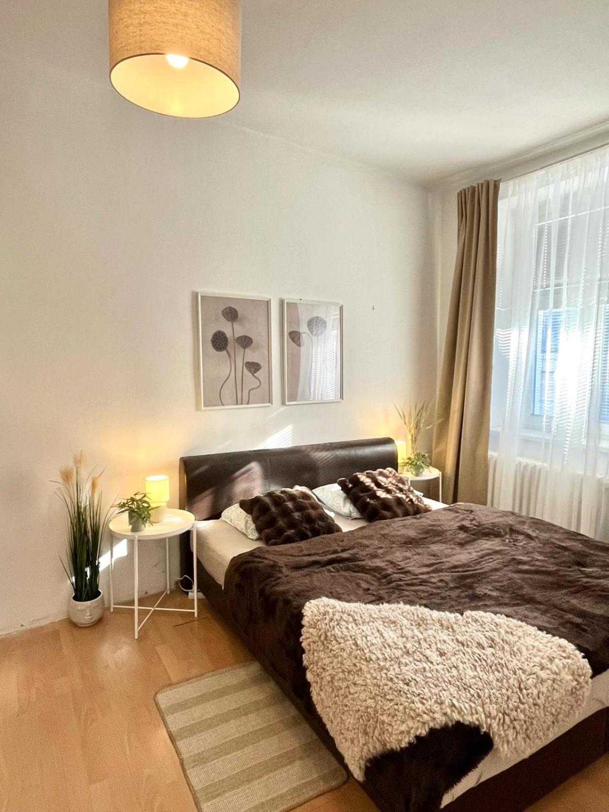 Apartment Caroline - Old Town, Ac Братислава Экстерьер фото